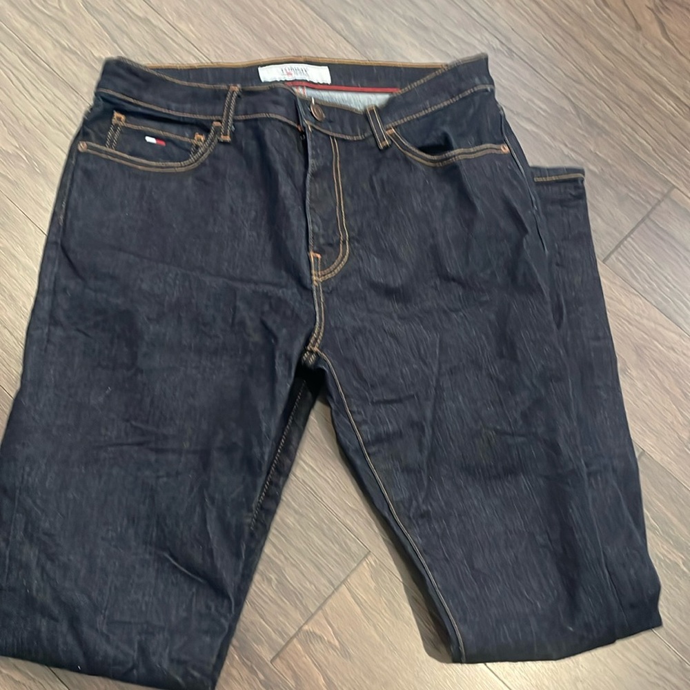 Men's Tommy Hilfiger jeans slim cut dark wash - NEVER WORN. NO TAGS